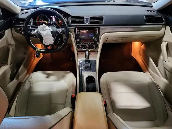 1VWGT7A31HC016514 2017 VOLKSWAGEN PASSAT - Image 8