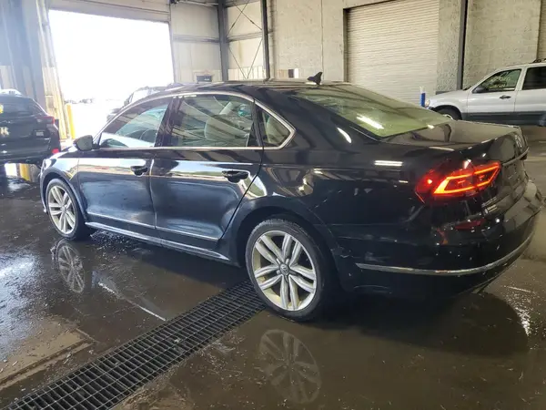 1VWGT7A31HC033569 2017 VOLKSWAGEN PASSAT - Image 2