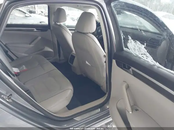 1VWGT7A31HC034219 2017 VOLKSWAGEN PASSAT - Image 8