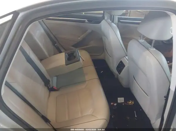 1VWGT7A31HC042675 2017 VOLKSWAGEN PASSAT - Image 8