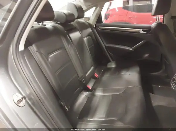 1VWGT7A31HC043888 2017 VOLKSWAGEN PASSAT - Image 8