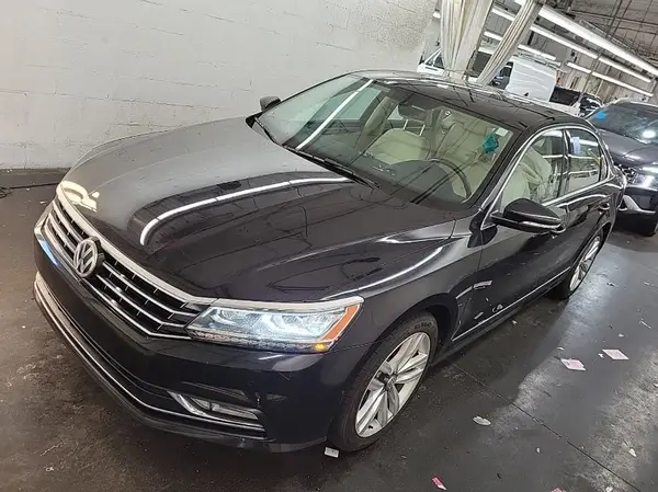 1VWGT7A31HC046984 2017 VOLKSWAGEN PASSAT - Image 2