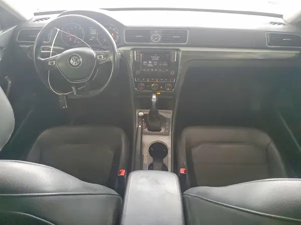 1VWGT7A31HC048492 2017 VOLKSWAGEN PASSAT - Image 8