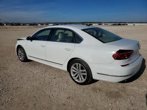 1VWGT7A31HC049237 2017 VOLKSWAGEN PASSAT - Image 2
