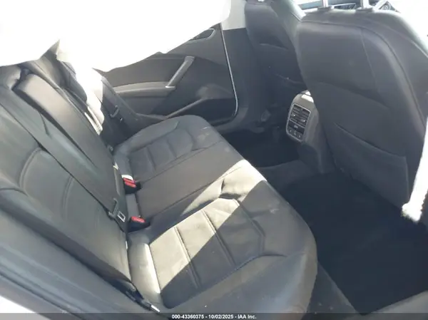 1VWGT7A31HC051425 2017 VOLKSWAGEN PASSAT - Image 8
