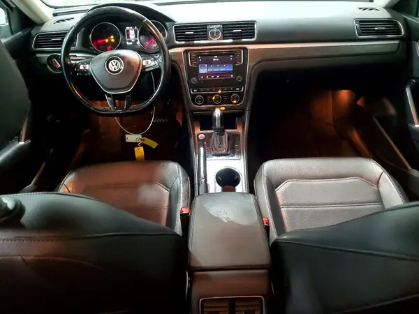 1VWGT7A31HC052882 2017 VOLKSWAGEN PASSAT - Image 8