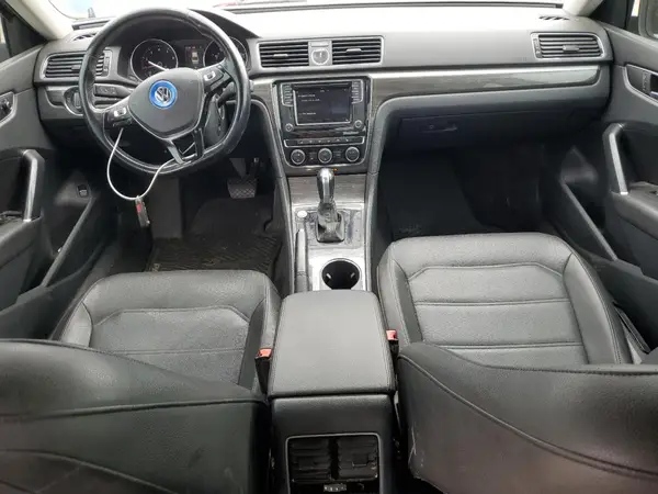 1VWGT7A31HC056480 2017 VOLKSWAGEN PASSAT - Image 8