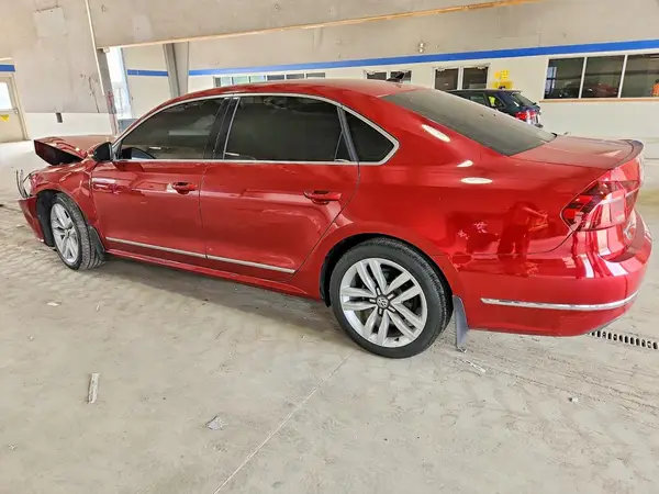 1VWGT7A31HC058875 2017 VOLKSWAGEN PASSAT - Image 2