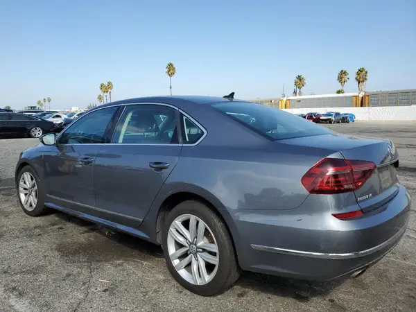 1VWGT7A31HC062697 2017 VOLKSWAGEN PASSAT - Image 2