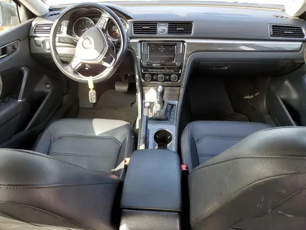 1VWGT7A31HC062697 2017 VOLKSWAGEN PASSAT - Image 8
