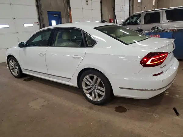 1VWGT7A31HC067043 2017 VOLKSWAGEN PASSAT - Image 2