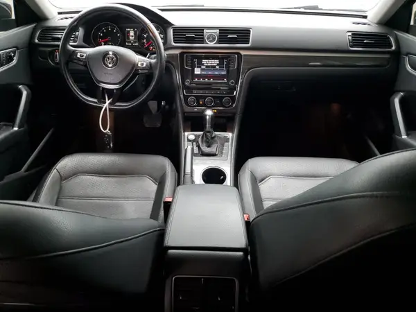 1VWGT7A31HC072291 2017 VOLKSWAGEN PASSAT - Image 8