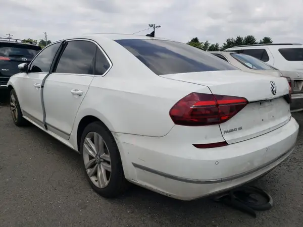 1VWGT7A31HC083517 2017 VOLKSWAGEN PASSAT - Image 2