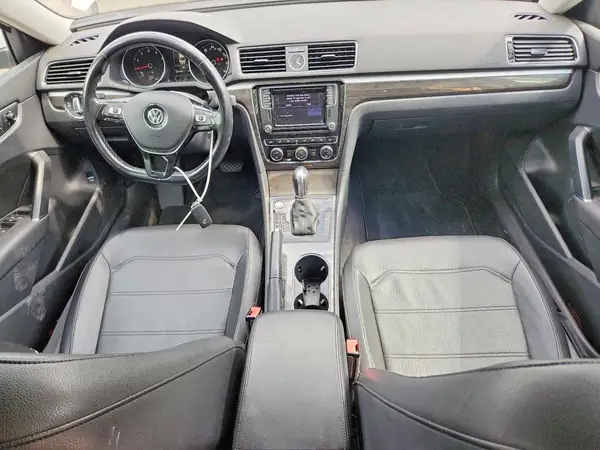 1VWGT7A31HC083582 2017 VOLKSWAGEN PASSAT - Image 8