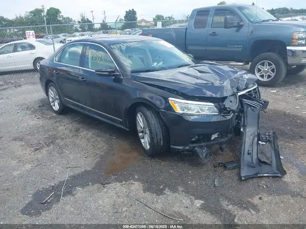 1VWGT7A32HC011547 2017 VOLKSWAGEN PASSAT - Image 1
