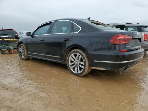 1VWGT7A32HC017803 2017 VOLKSWAGEN PASSAT - Image 2
