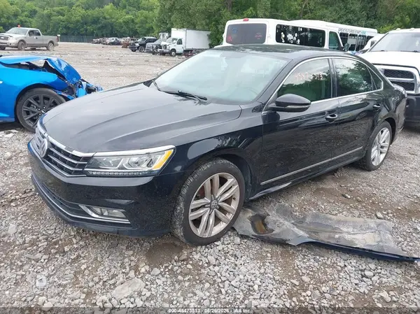1VWGT7A32HC023293 2017 VOLKSWAGEN PASSAT - Image 2