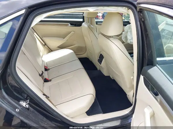 1VWGT7A32HC034410 2017 VOLKSWAGEN PASSAT - Image 8