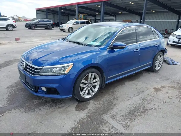 1VWGT7A32HC045097 2017 VOLKSWAGEN PASSAT - Image 2