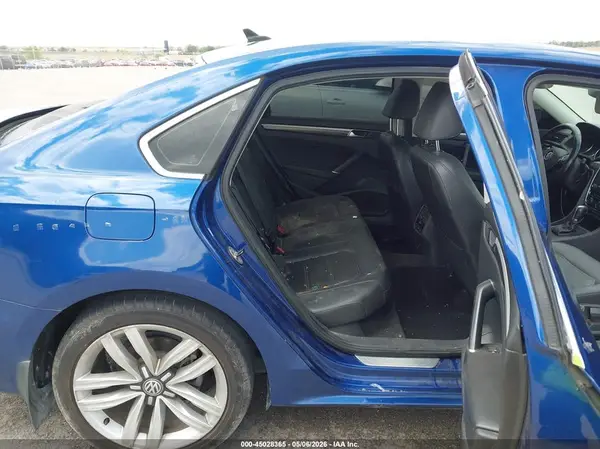 1VWGT7A32HC045097 2017 VOLKSWAGEN PASSAT - Image 8