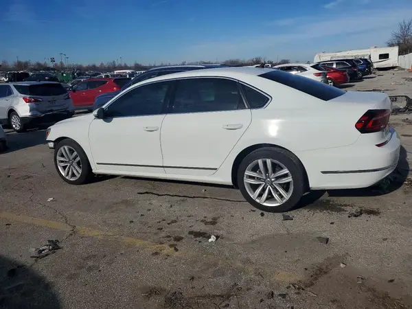 1VWGT7A32HC047898 2017 VOLKSWAGEN PASSAT - Image 2
