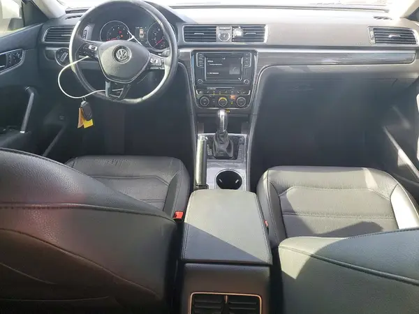 1VWGT7A32HC047898 2017 VOLKSWAGEN PASSAT - Image 8