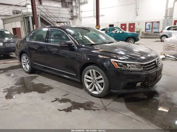 1VWGT7A32HC049862 2017 VOLKSWAGEN PASSAT - Image 1