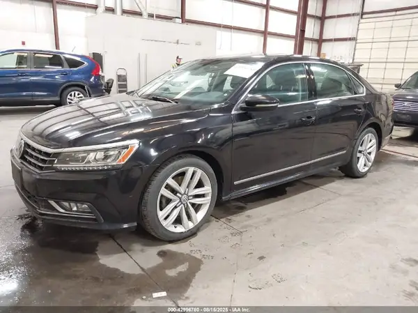 1VWGT7A32HC049862 2017 VOLKSWAGEN PASSAT - Image 2