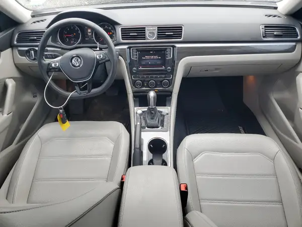 1VWGT7A32HC050042 2017 VOLKSWAGEN PASSAT - Image 8