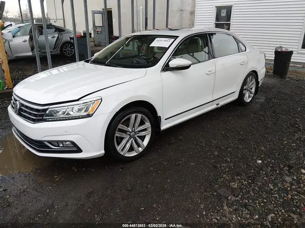 1VWGT7A32HC051353 2017 VOLKSWAGEN PASSAT - Image 2