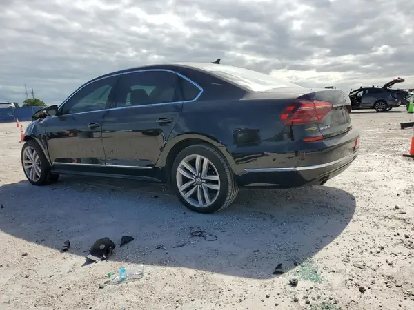 1VWGT7A32HC057881 2017 VOLKSWAGEN PASSAT - Image 2