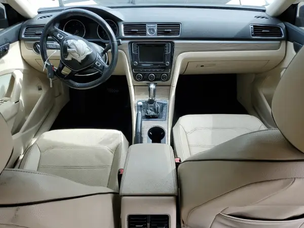 1VWGT7A32HC057881 2017 VOLKSWAGEN PASSAT - Image 8