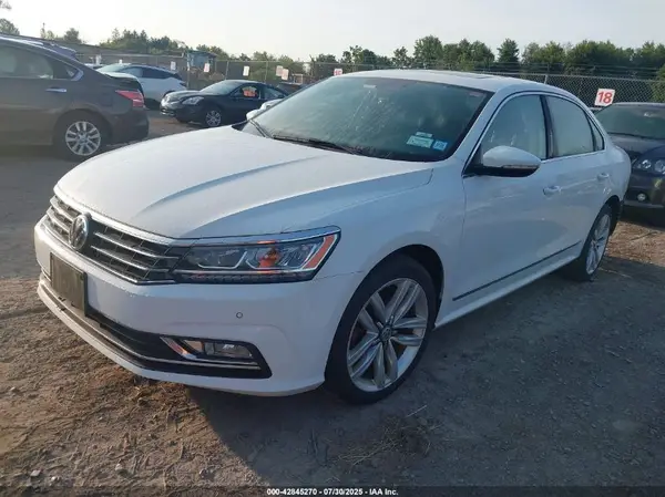 1VWGT7A32HC059579 2017 VOLKSWAGEN PASSAT - Image 2