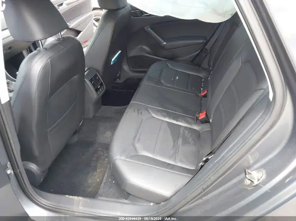 1VWGT7A32HC061803 2017 VOLKSWAGEN PASSAT - Image 8