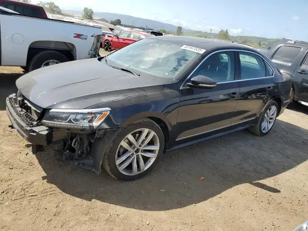 1VWGT7A32HC062661 2017 VOLKSWAGEN PASSAT - Image 1