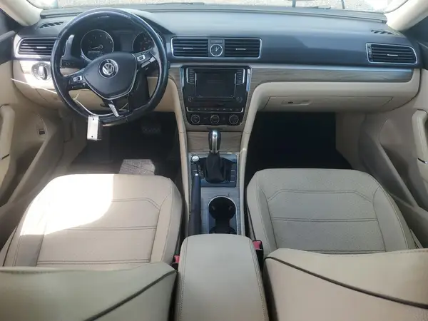 1VWGT7A32HC063468 2017 VOLKSWAGEN PASSAT - Image 8