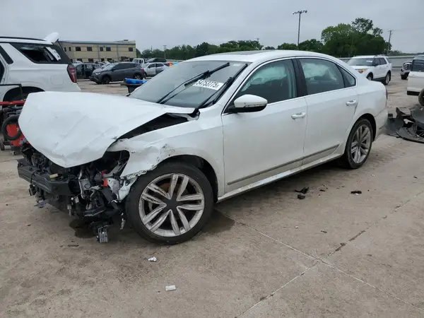 1VWGT7A32HC066726 2017 VOLKSWAGEN PASSAT - Image 1