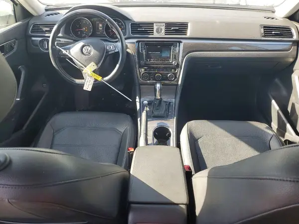 1VWGT7A32HC067911 2017 VOLKSWAGEN PASSAT - Image 8