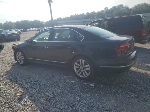 1VWGT7A32HC073840 2017 VOLKSWAGEN PASSAT - Image 2