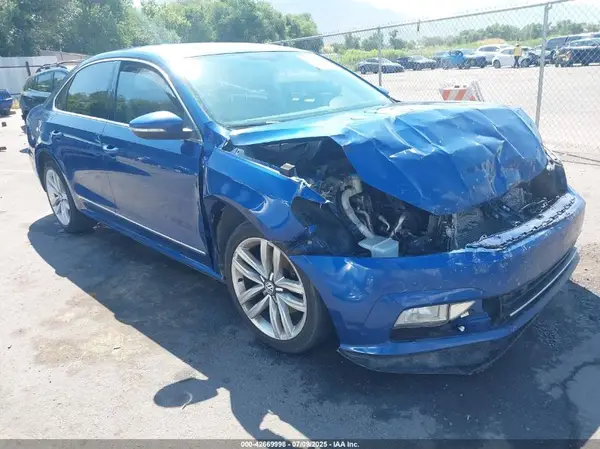 1VWGT7A33HC001156 2017 VOLKSWAGEN PASSAT - Image 1