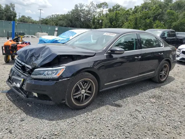 1VWGT7A33HC008883 2017 VOLKSWAGEN PASSAT - Image 1