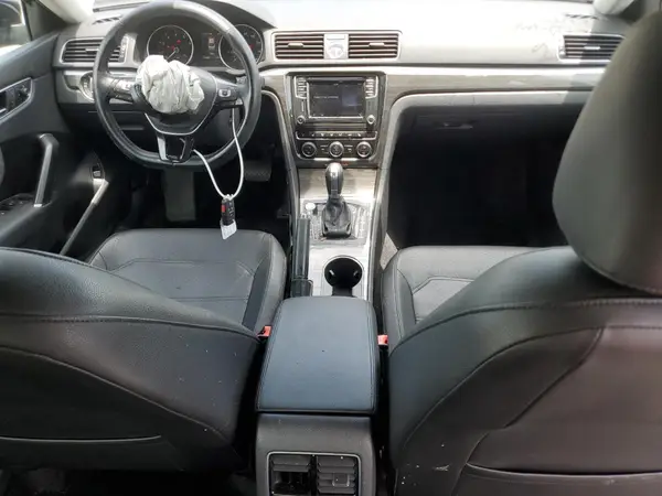 1VWGT7A33HC008883 2017 VOLKSWAGEN PASSAT - Image 8