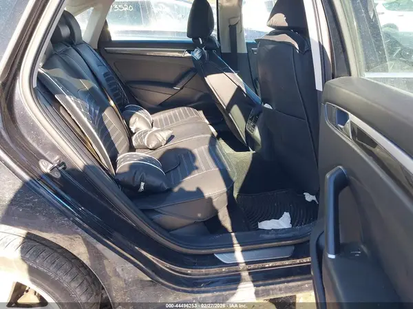 1VWGT7A33HC012030 2017 VOLKSWAGEN PASSAT - Image 8