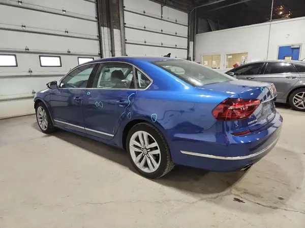1VWGT7A33HC014022 2017 VOLKSWAGEN PASSAT - Image 2