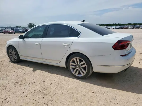 1VWGT7A33HC017681 2017 VOLKSWAGEN PASSAT - Image 2