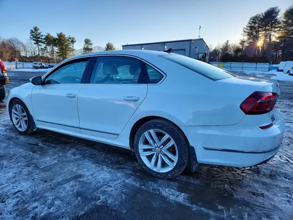 1VWGT7A33HC017891 2017 VOLKSWAGEN PASSAT - Image 2