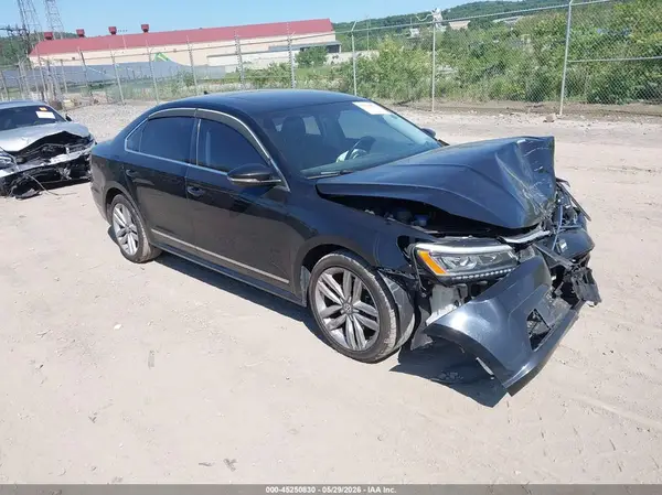 1VWGT7A33HC018104 2017 VOLKSWAGEN PASSAT - Image 1