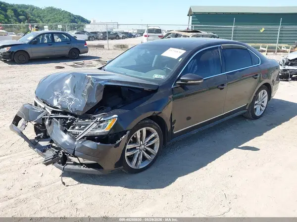 1VWGT7A33HC018104 2017 VOLKSWAGEN PASSAT - Image 2