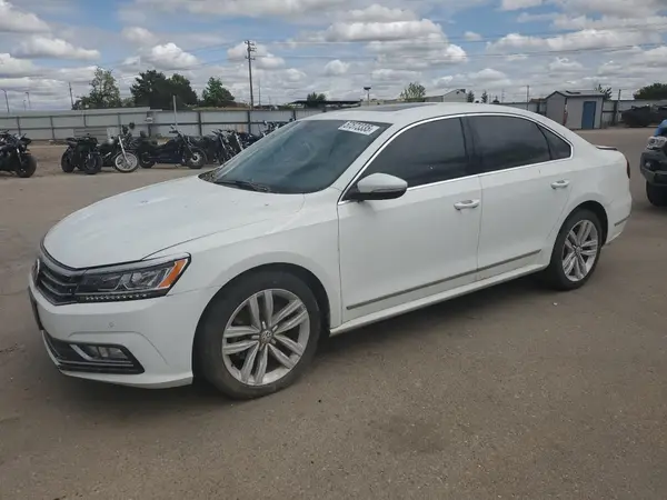 1VWGT7A33HC032343 2017 VOLKSWAGEN PASSAT - Image 1