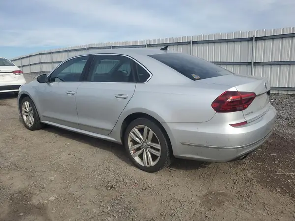 1VWGT7A33HC033380 2017 VOLKSWAGEN PASSAT - Image 2